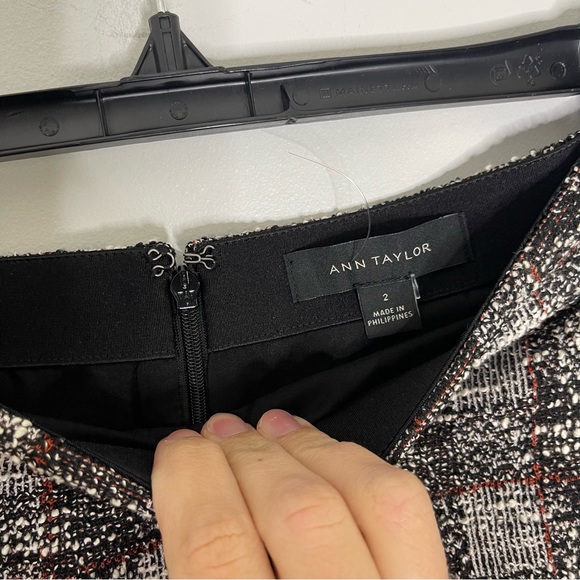 ANN TAYLOR Black White Red Tweed Like Pencil Skirt Size 2 NWT - Picture 3 of 7